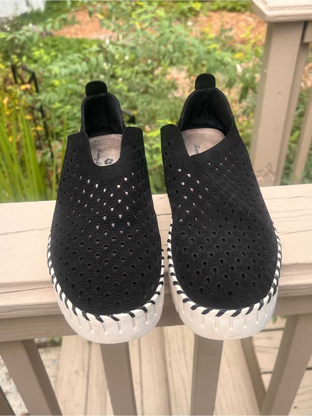 Tommy Bahama Black Perforated Slip-Ons with White Soles (Sz 9)